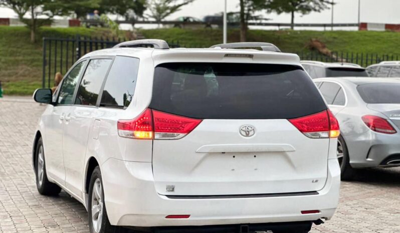 
								Foreign Used 2010 Toyota Sienna full									