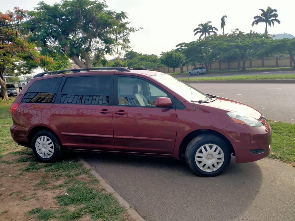 Foreign Used 2006 Toyota Sienna