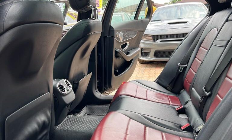 
								Naija Used 2015 Mercedes-Benz C 400 full									