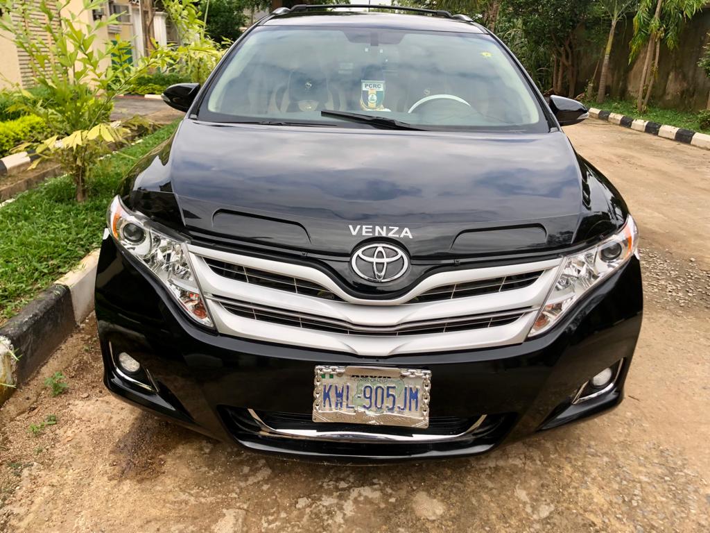 Naija Used 2010 Toyota Venza