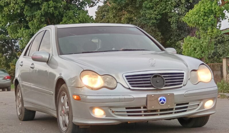 
								Naija Used 2005 Mercedes-Benz C 250 full									